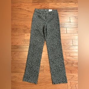☘️NWT Style & Co high rise straight leg pants size 4